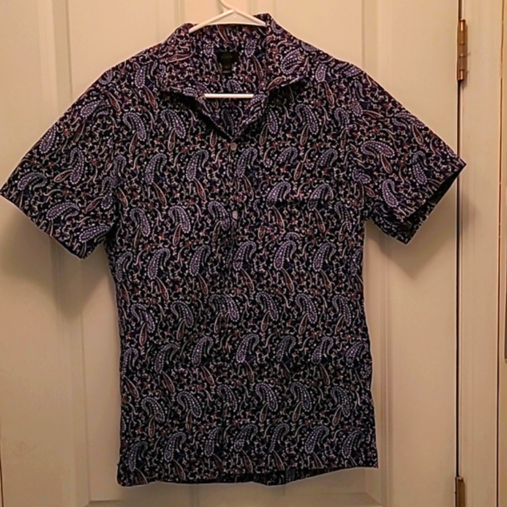 J. Crew small men's blue paisley short sleeve collared shirt